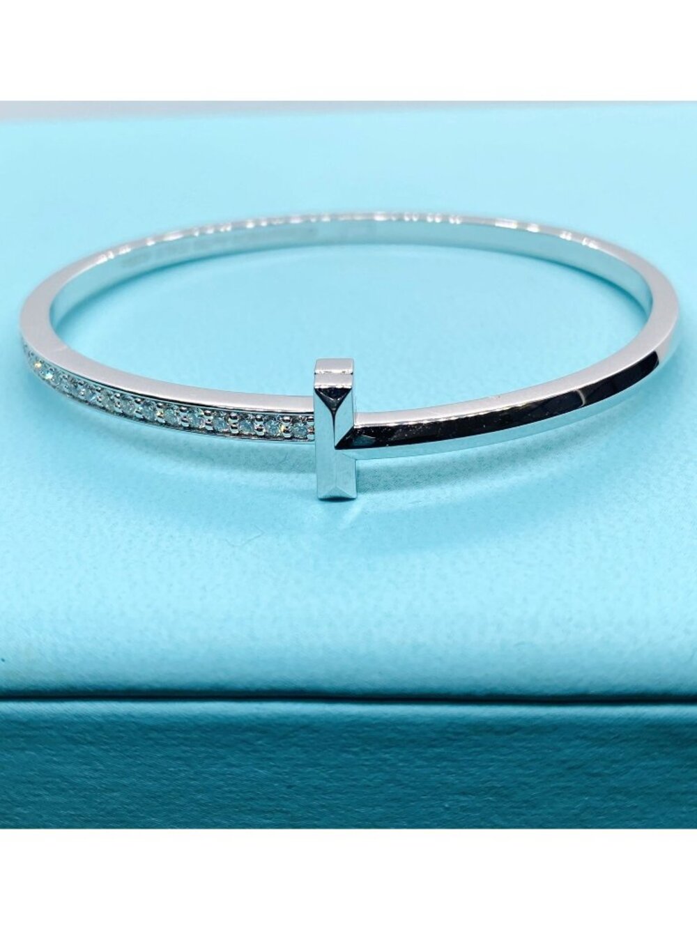 Tiffany & Co T1 Narrow Diamond  Hinged Bangle 18k White Gold Medium